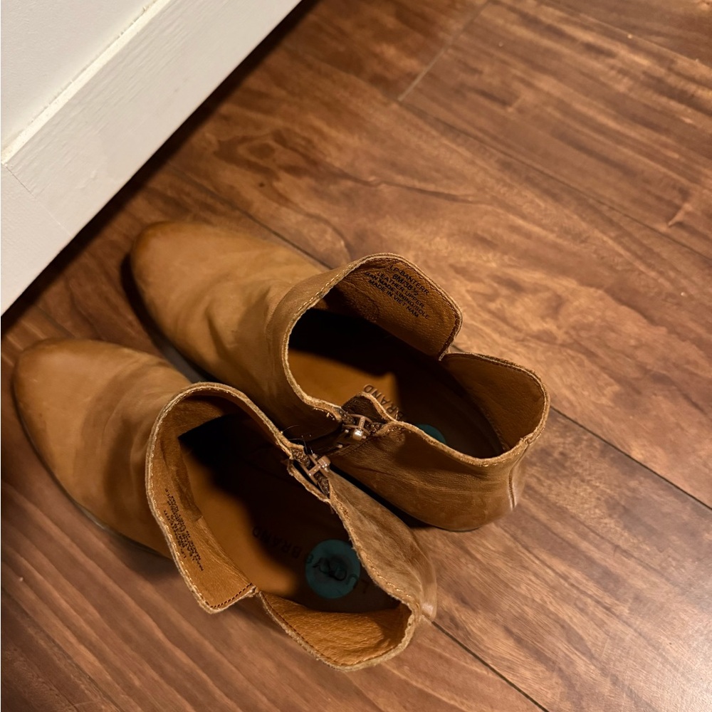 Lucky Brand Women’s Tan Ankle Boots